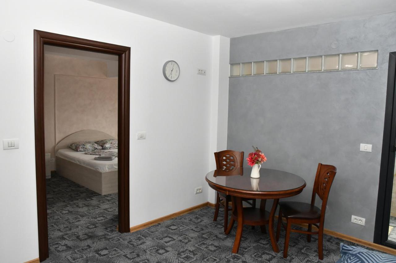 Apartament Luxury - Promenada Mall 克拉奥华 外观 照片